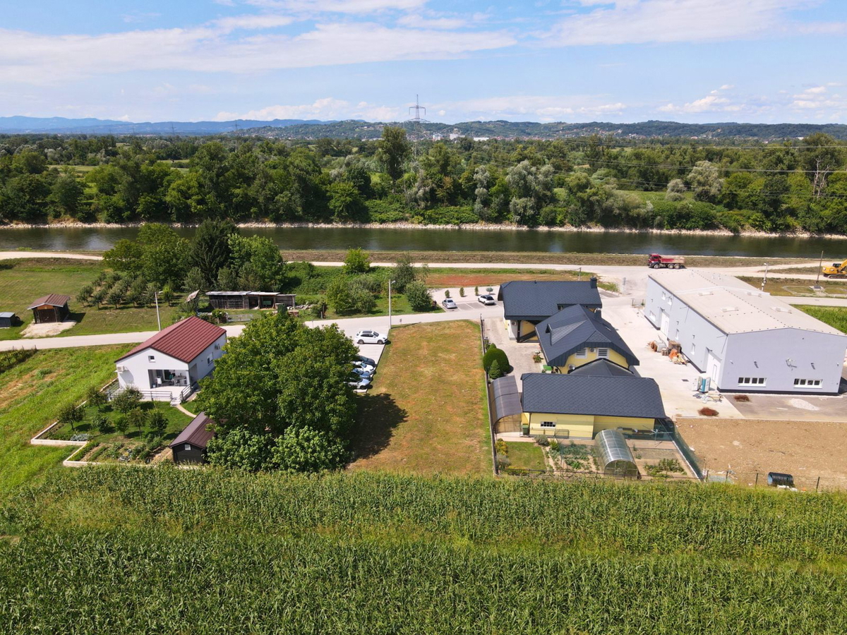 Terreno edificabile attraente a Samoborski Otok