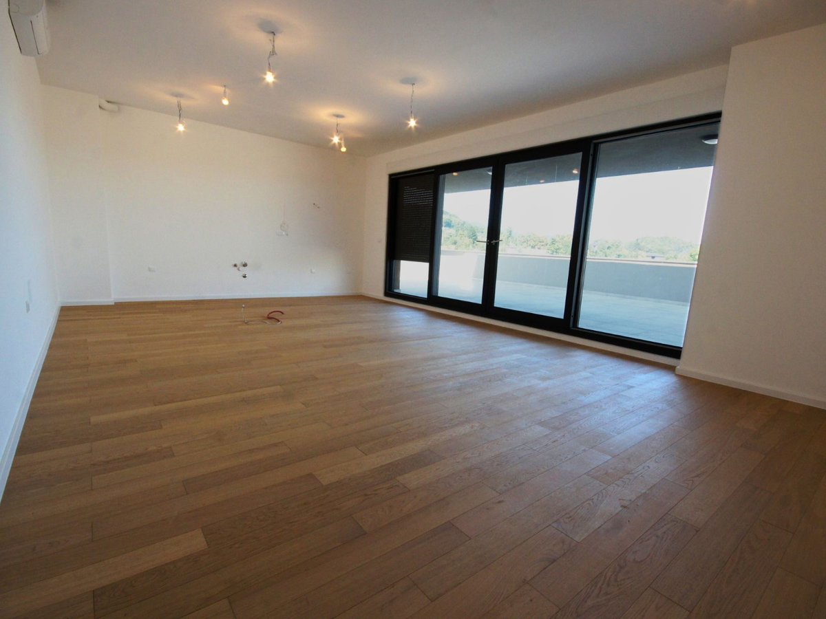 Attico di lusso con quattro camere - nuova costruzione