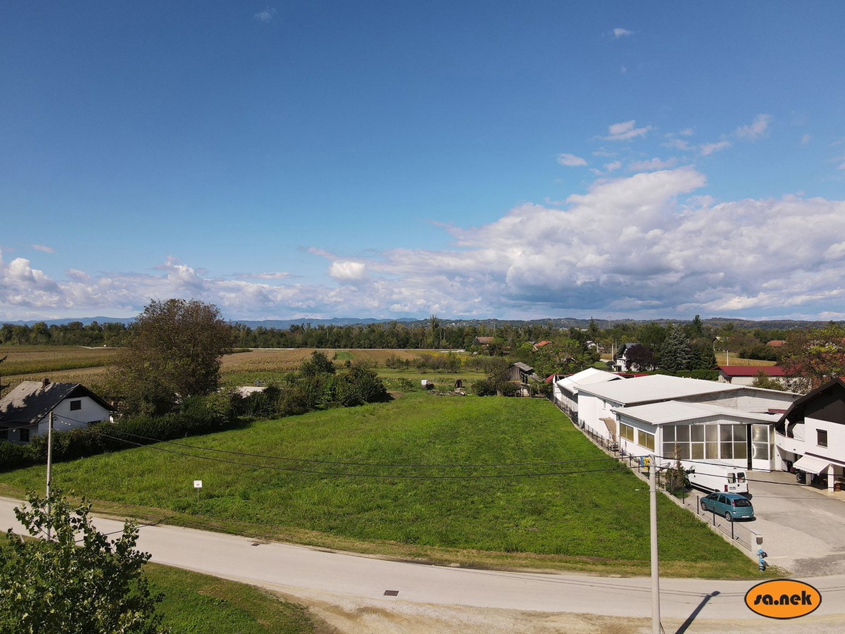 Terreno edificabile ad uso misto