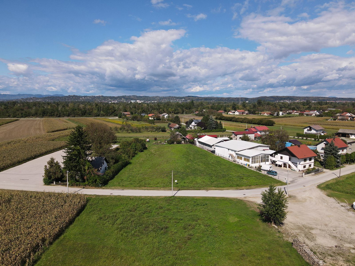 Terreno edificabile ad uso misto