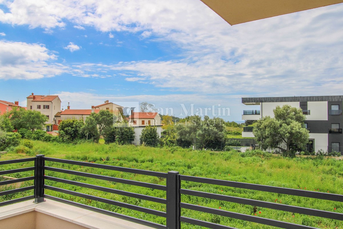 Medolino, dintorni, casa con piscina in centro con vista