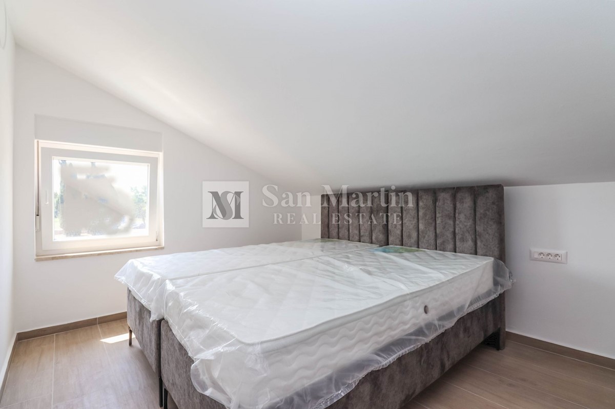 Poreč, dintorni, Moderno appartamento duplex non lontano dal mare