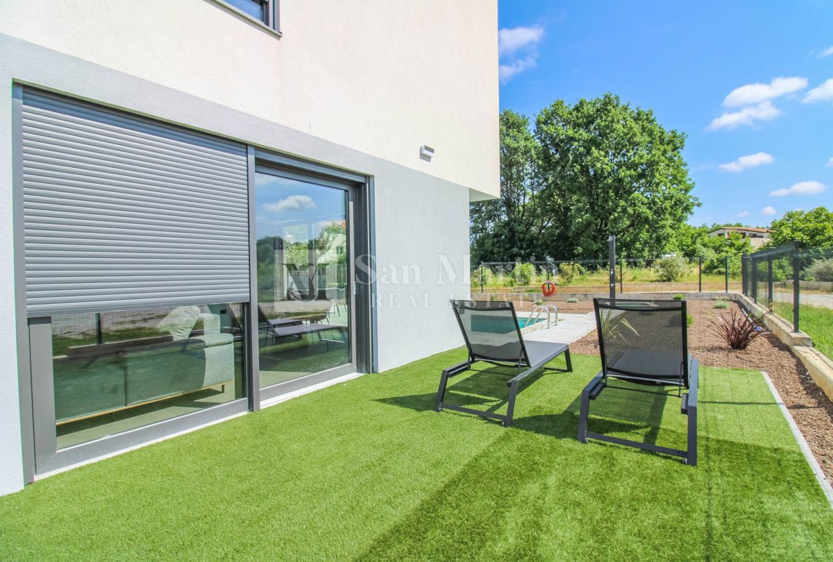 Parenzo, dintorni - appartamento moderno con piscina vicino al mare