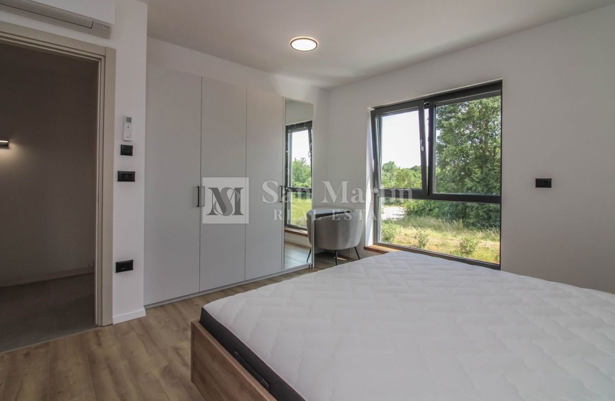 Parenzo, dintorni - appartamento moderno con piscina vicino al mare