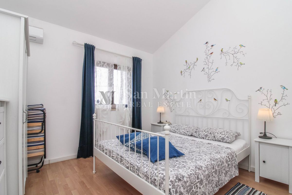 Parenzo, casa con piscina e vista aperta