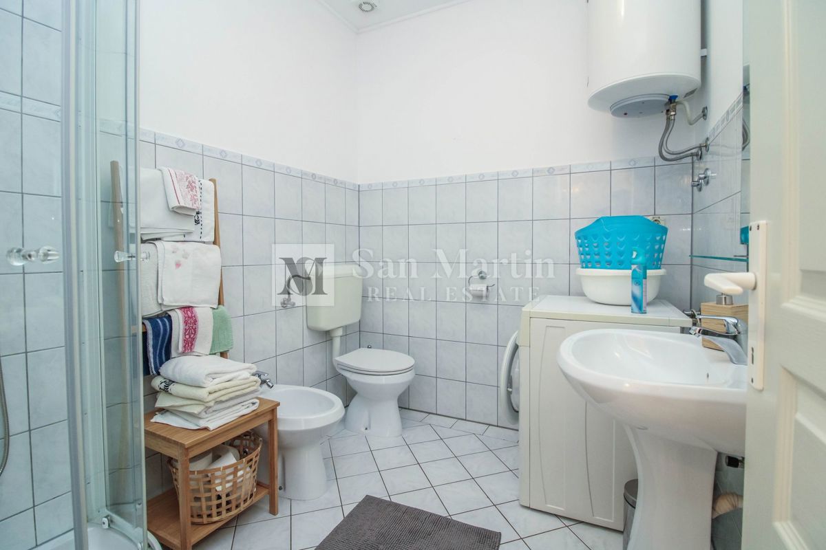 Parenzo, casa con piscina e vista aperta