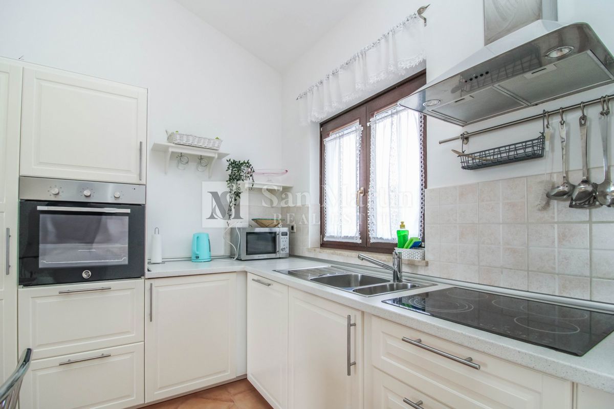 Parenzo, casa con piscina e vista aperta