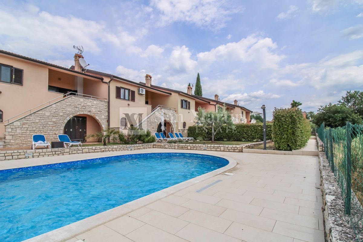 Parenzo, casa con piscina e vista aperta