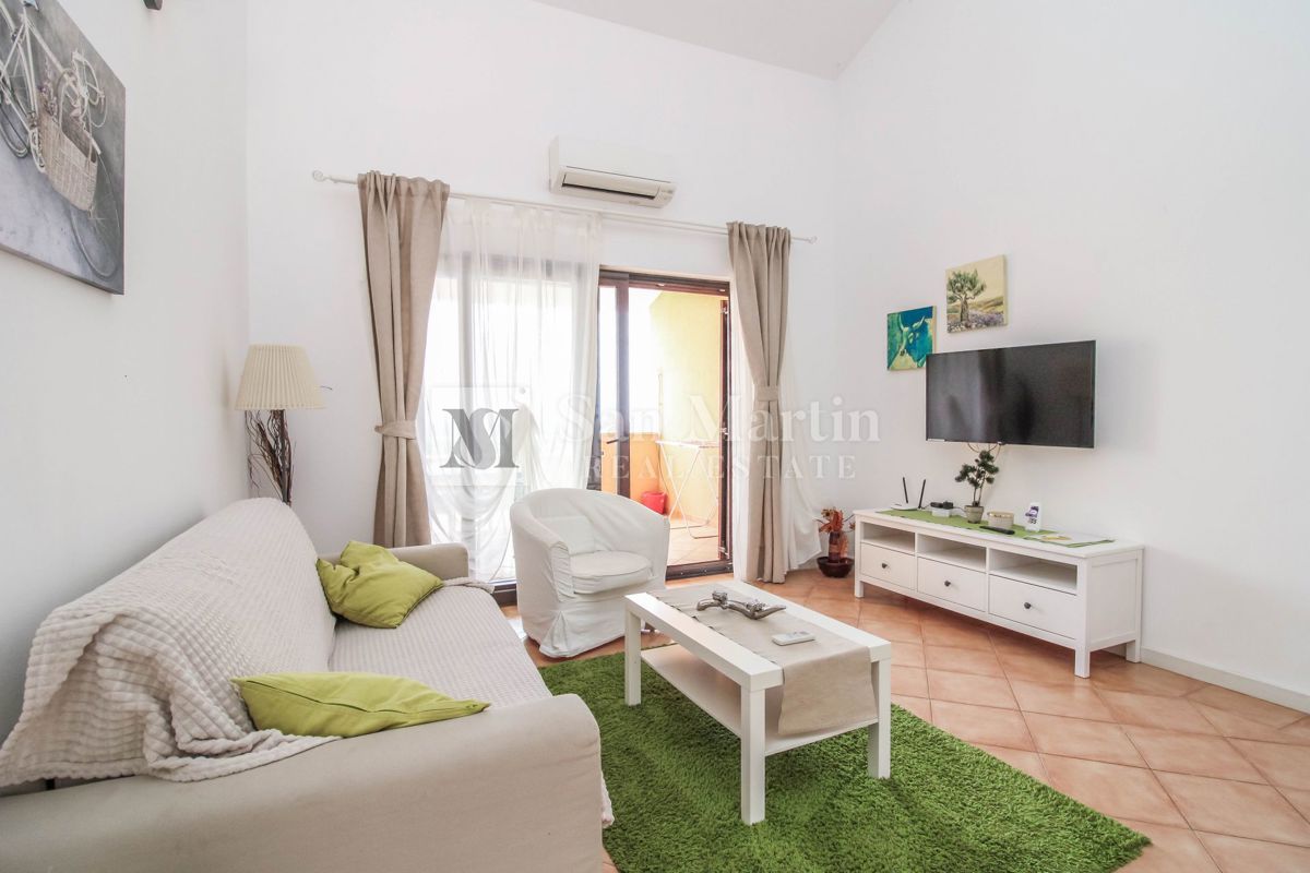Parenzo, casa con piscina e vista aperta
