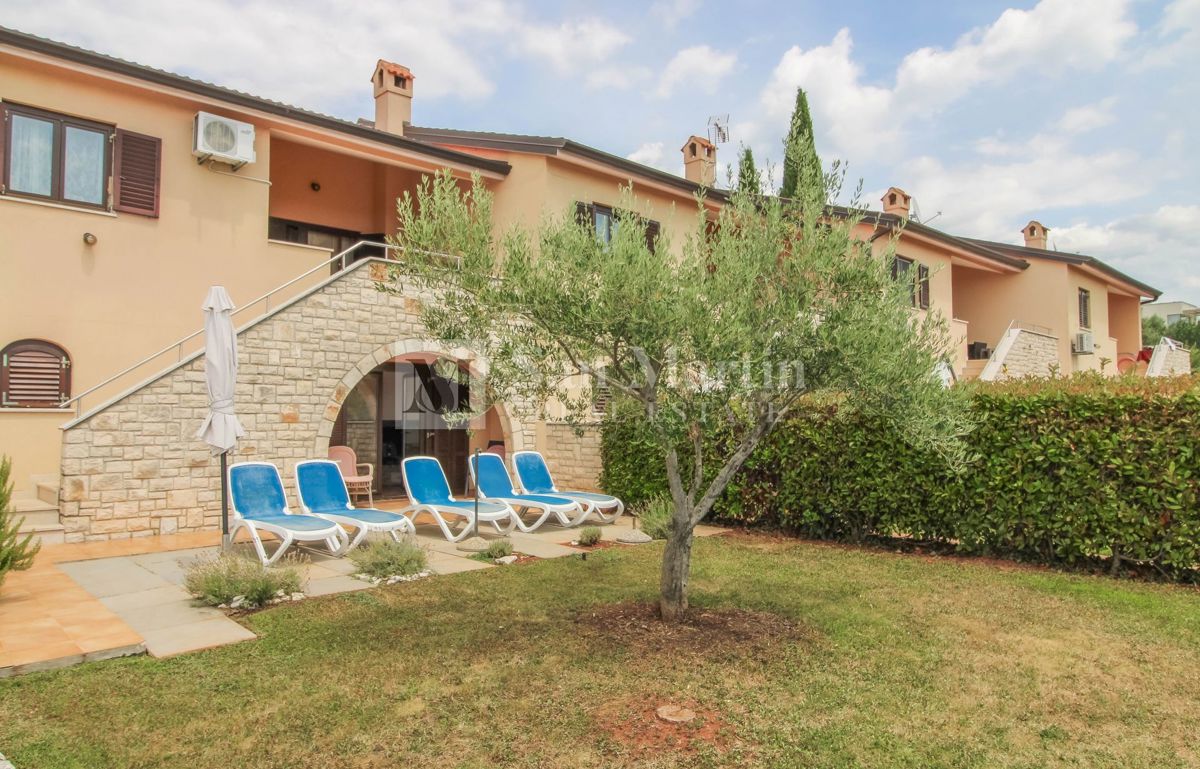 Parenzo, casa con piscina e vista aperta