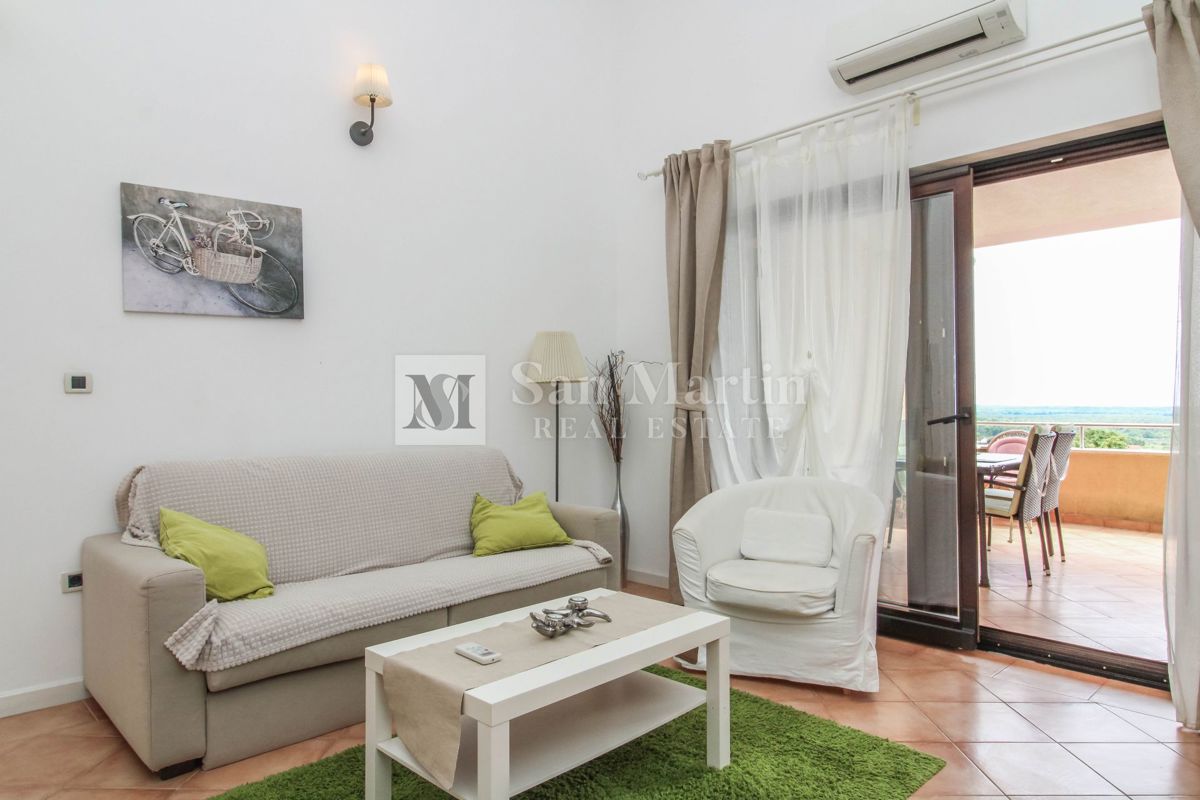 Parenzo, casa con piscina e vista aperta