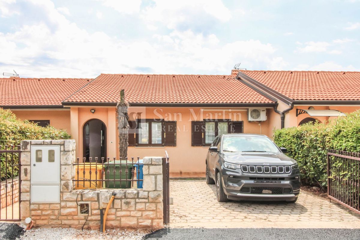 Parenzo, casa con piscina e vista aperta