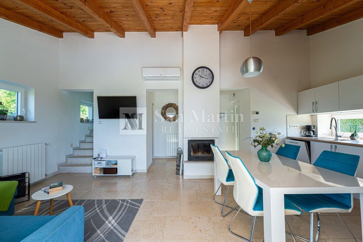 Parenzo, dintorni – casa con piscina in una zona tranquilla