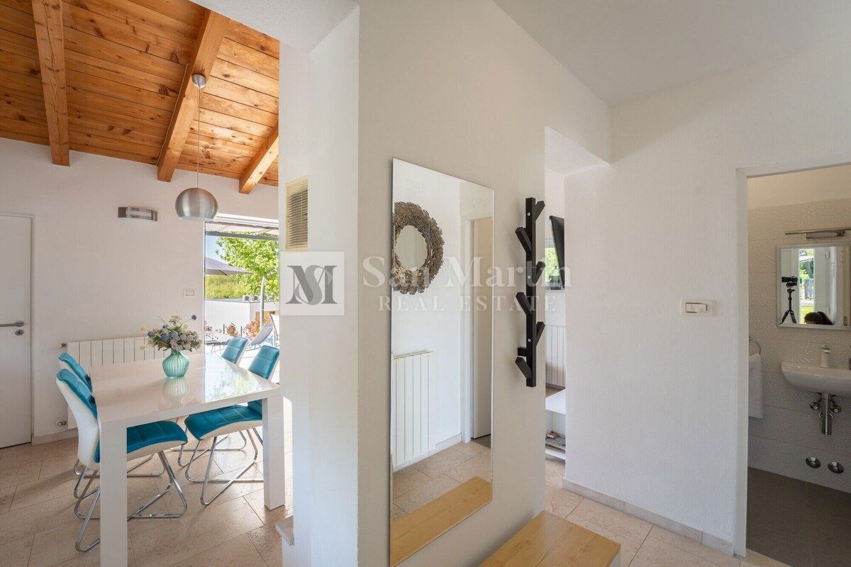 Parenzo, dintorni – casa con piscina in una zona tranquilla