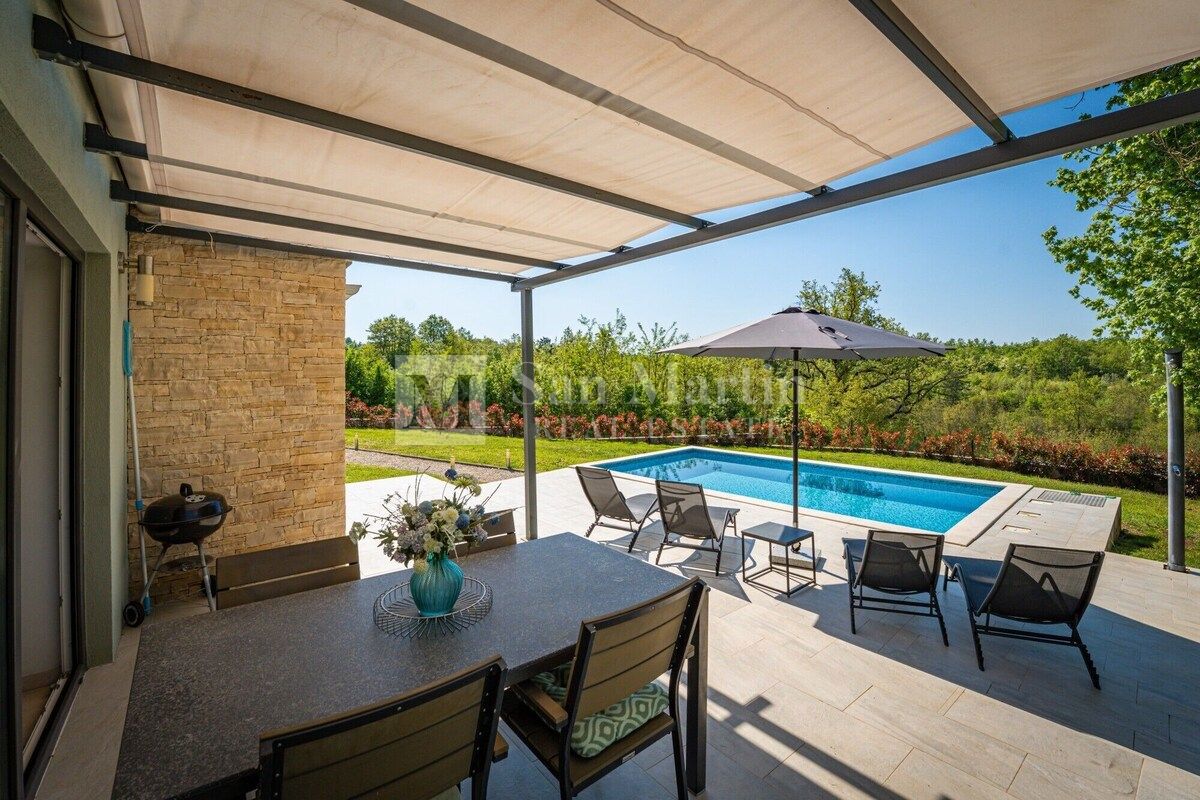 Parenzo, dintorni – casa con piscina in una zona tranquilla