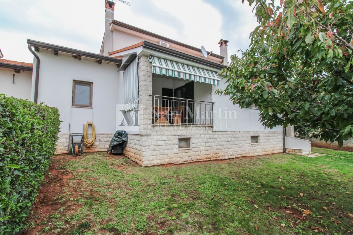 DINTORNI DI PARENZO - CASA CON GARAGE E CANTINA