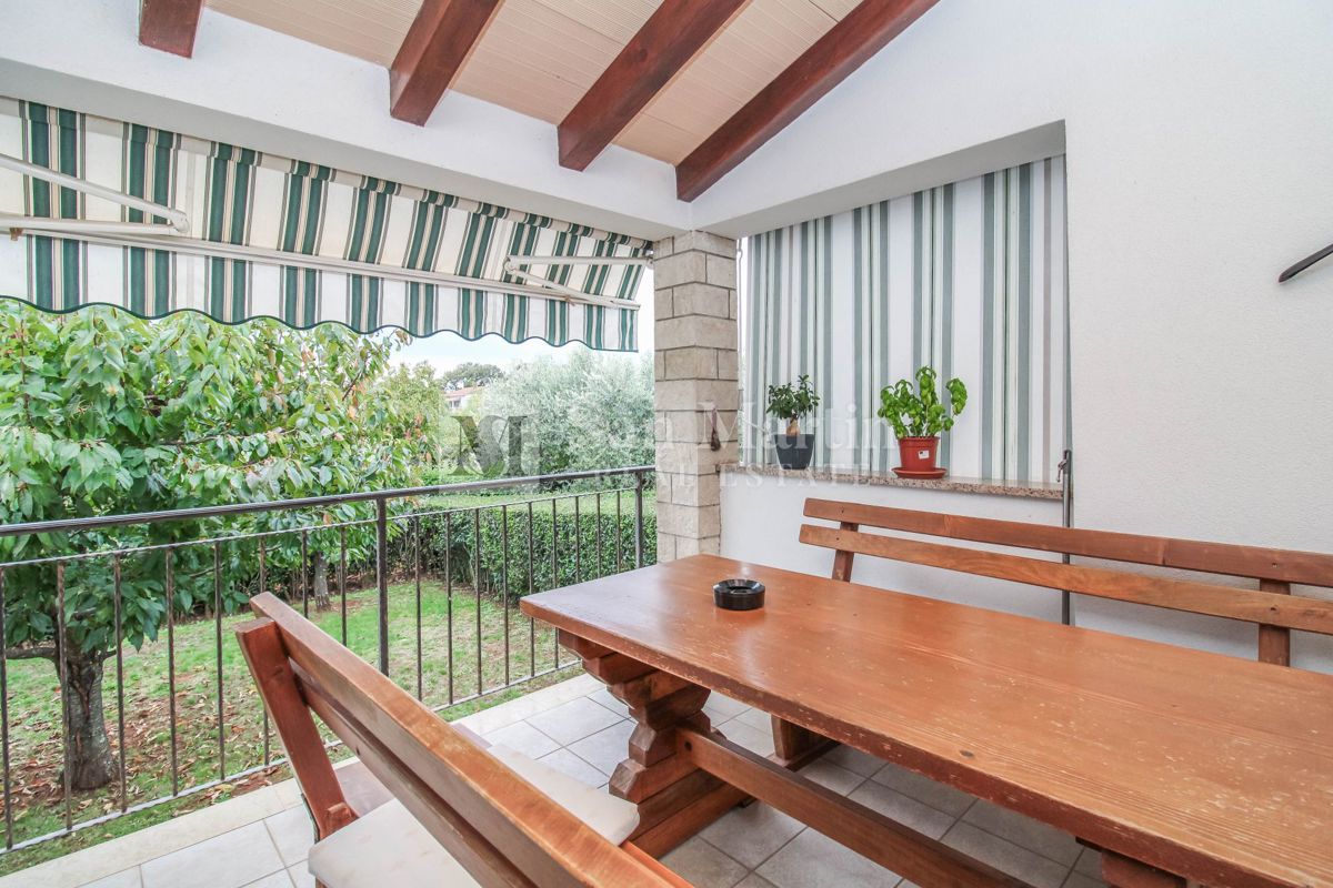 DINTORNI DI PARENZO - CASA CON GARAGE E CANTINA