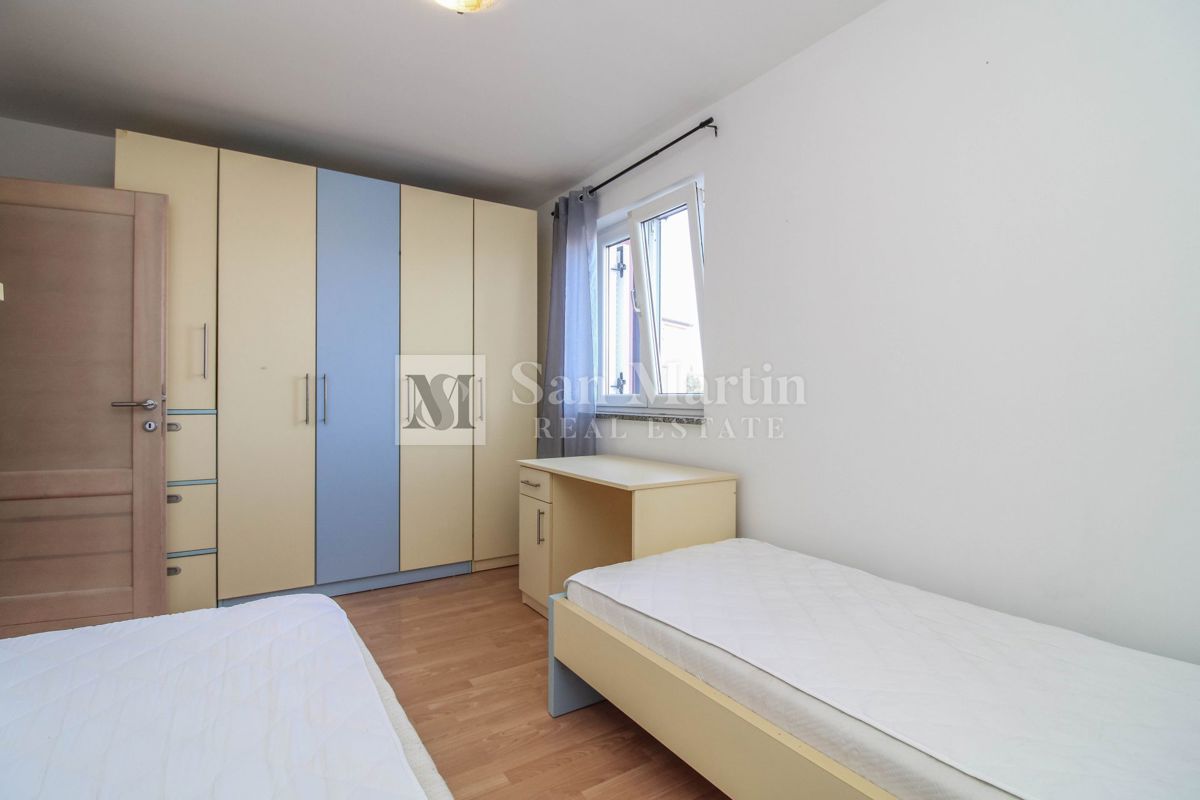 POREČ, appartamento con 2 camere da letto - ottimo prezzo