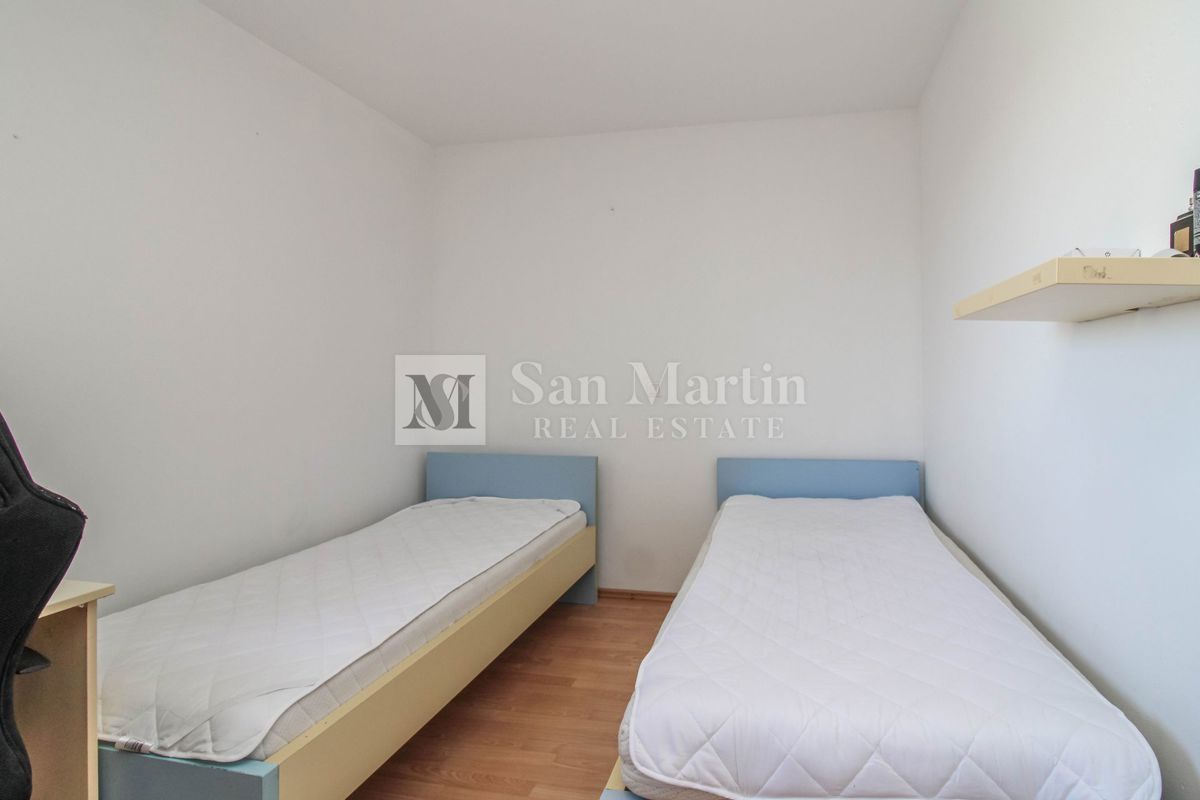 POREČ, appartamento con 2 camere da letto - ottimo prezzo