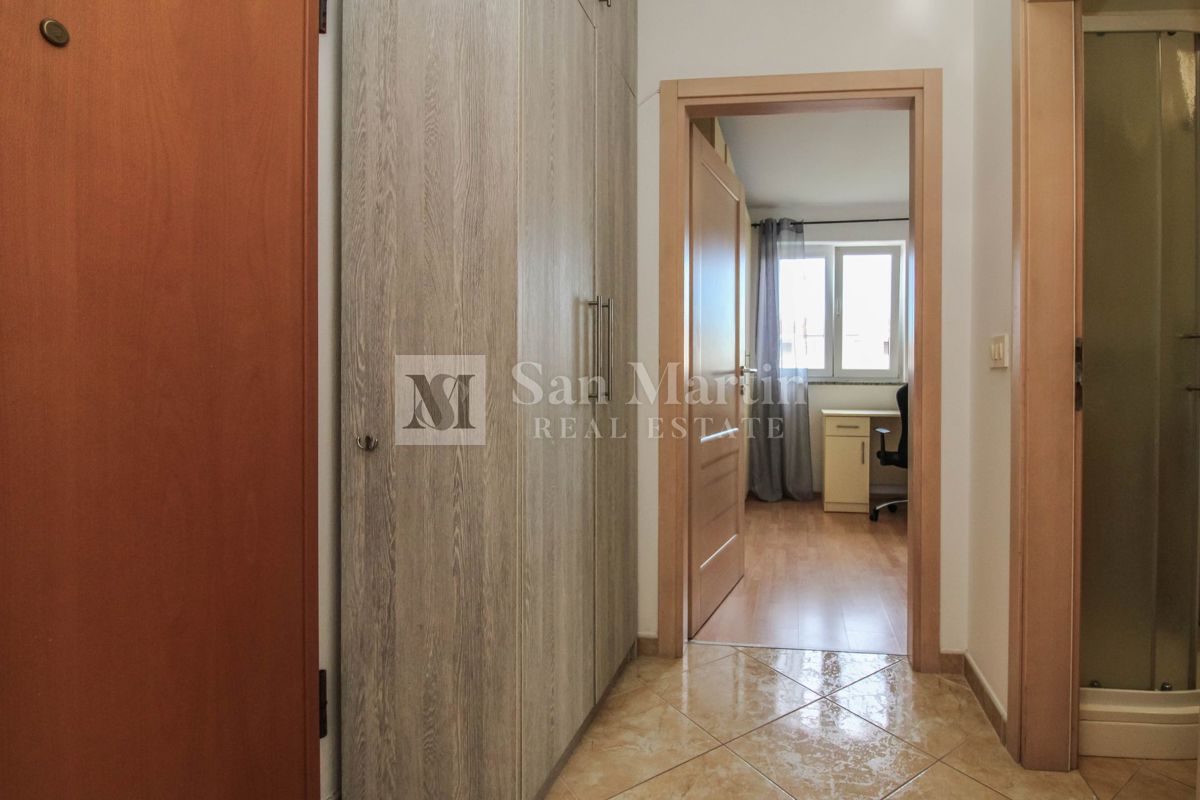 POREČ, appartamento con 2 camere da letto - ottimo prezzo