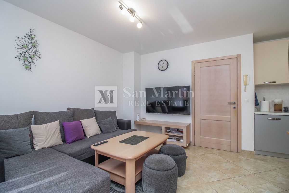 POREČ, appartamento con 2 camere da letto - ottimo prezzo