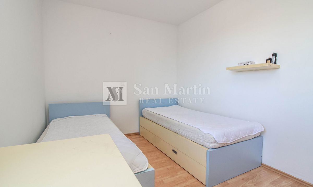POREČ, appartamento con 2 camere da letto - ottimo prezzo