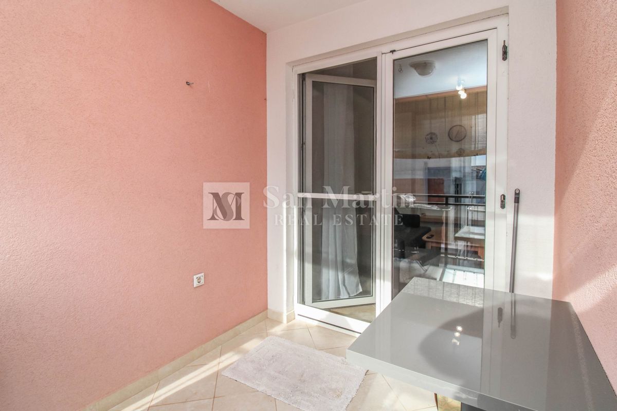 POREČ, appartamento con 2 camere da letto - ottimo prezzo