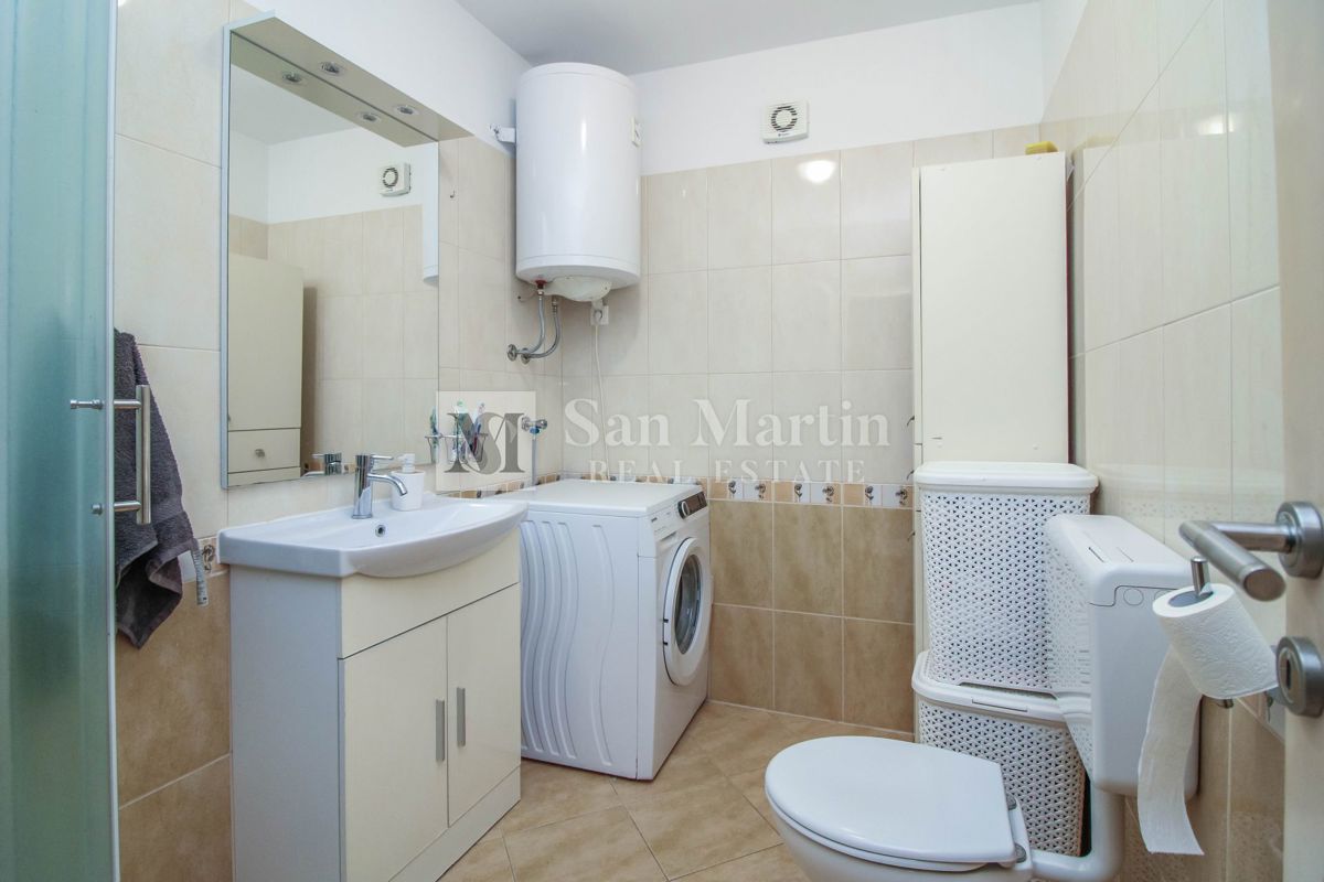 POREČ, appartamento con 2 camere da letto - ottimo prezzo