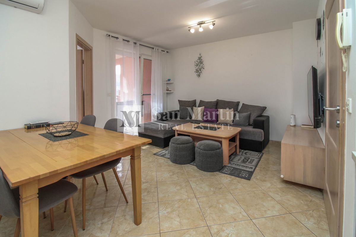 POREČ, appartamento con 2 camere da letto - ottimo prezzo