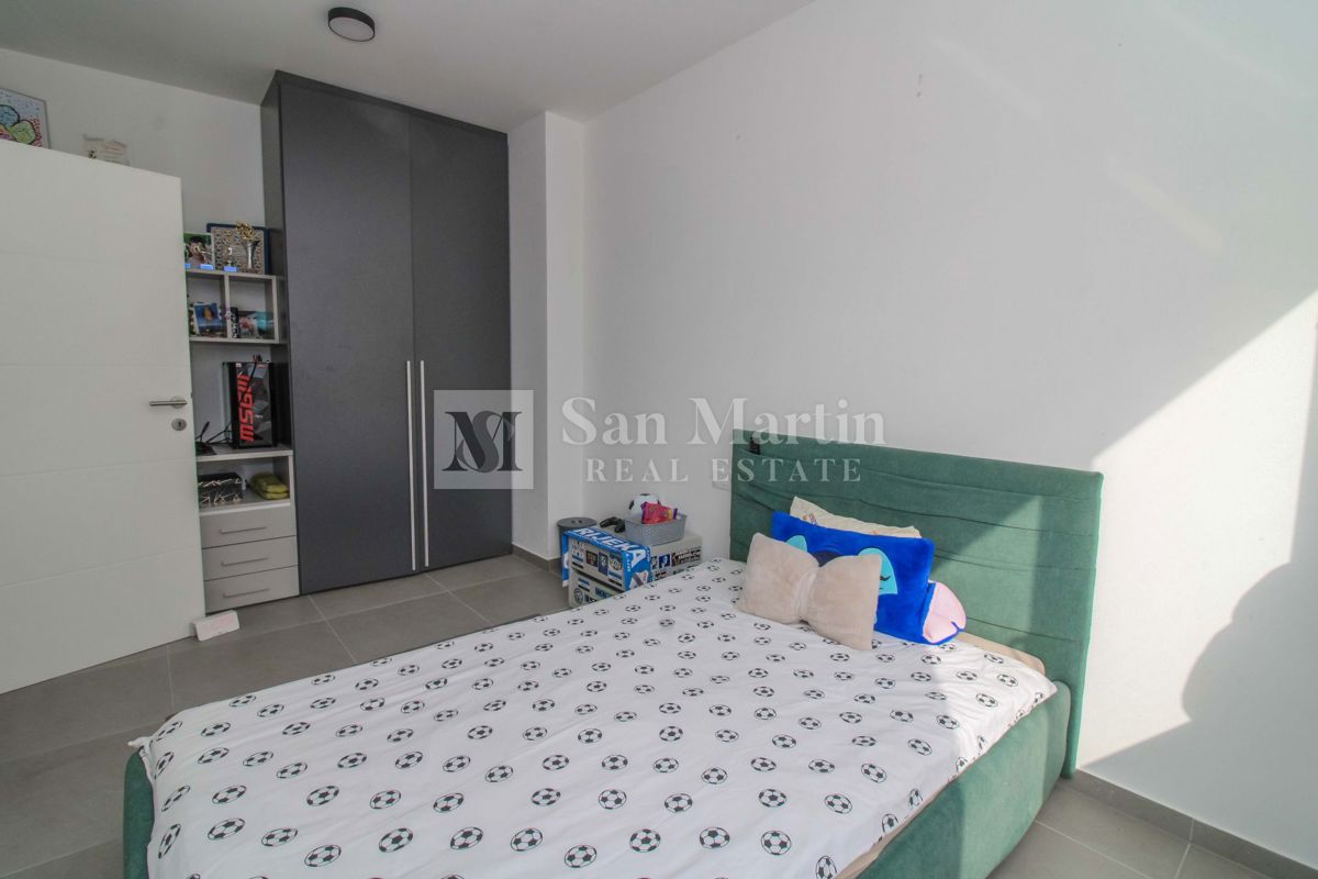 NOVIGRAD, CASA A SCHIERA NUOVA ARREDATA