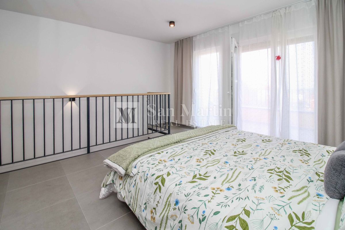 NOVIGRAD, CASA A SCHIERA NUOVA ARREDATA