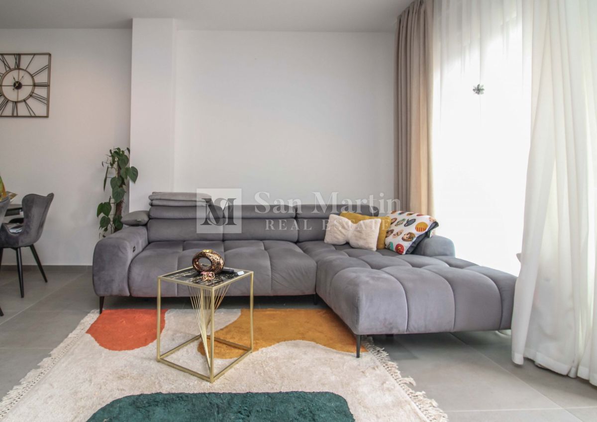 NOVIGRAD, CASA A SCHIERA NUOVA ARREDATA