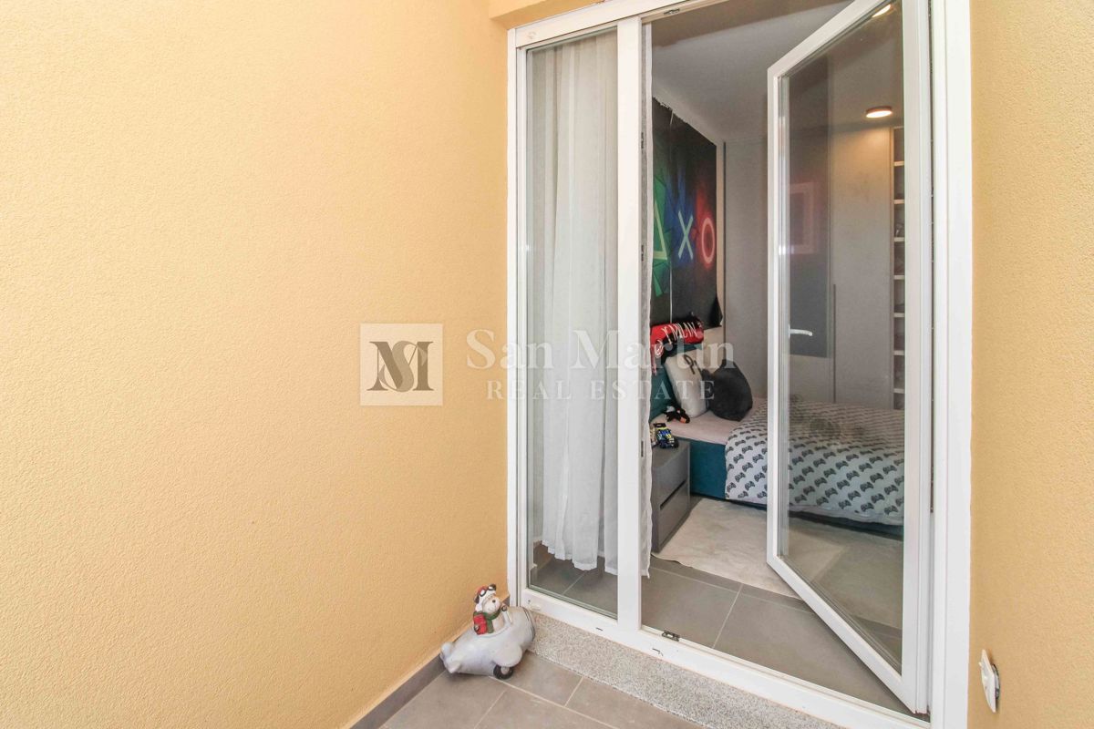 NOVIGRAD, CASA A SCHIERA NUOVA ARREDATA