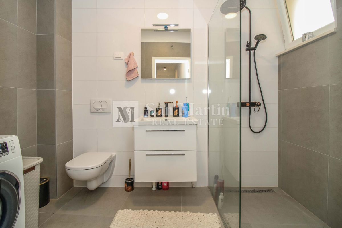 NOVIGRAD, CASA A SCHIERA NUOVA ARREDATA