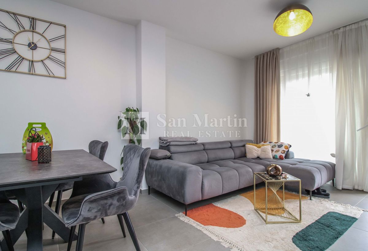 NOVIGRAD, CASA A SCHIERA NUOVA ARREDATA