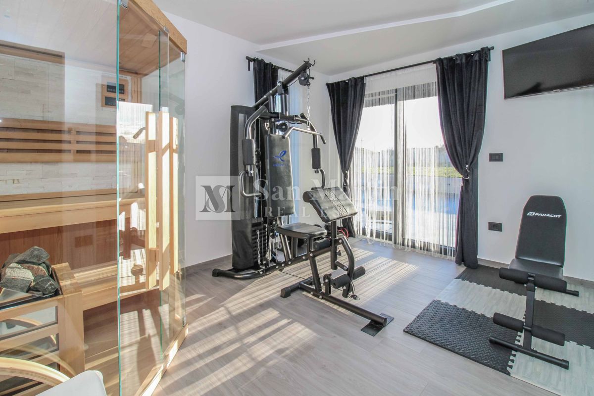 ŽMINJ, Nuova casa al piano terra con piscina