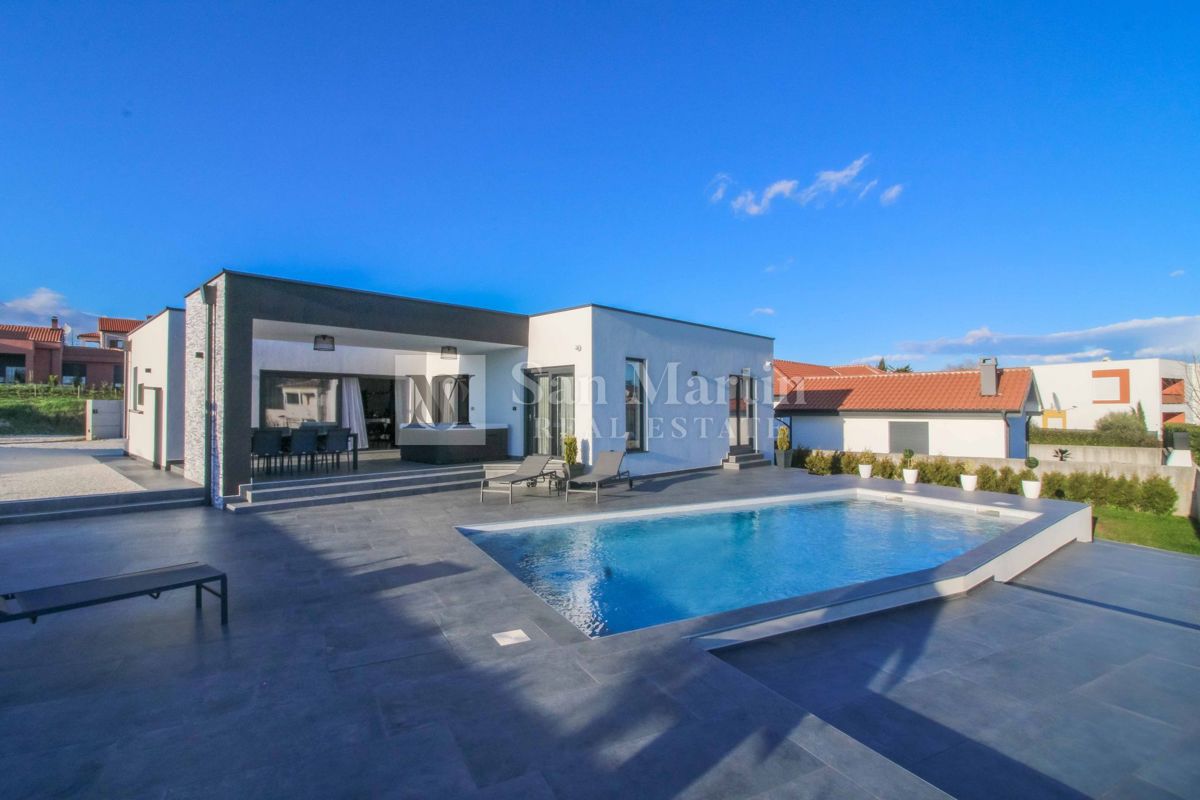 ŽMINJ, Nuova casa al piano terra con piscina