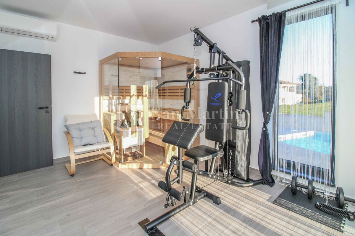 ŽMINJ, Nuova casa al piano terra con piscina