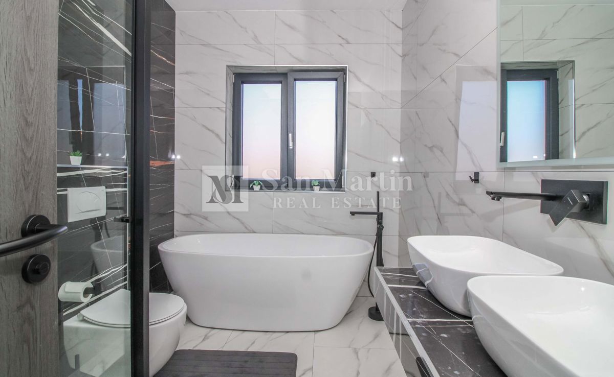 ŽMINJ, Nuova casa al piano terra con piscina