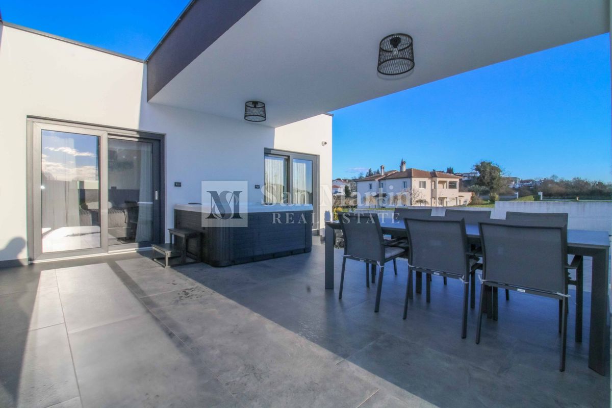 ŽMINJ, Nuova casa al piano terra con piscina