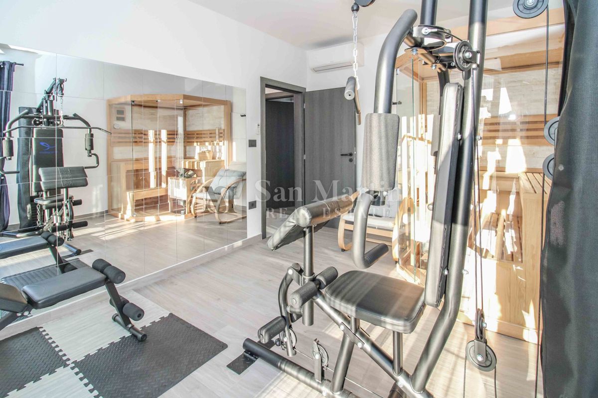 ŽMINJ, Nuova casa al piano terra con piscina