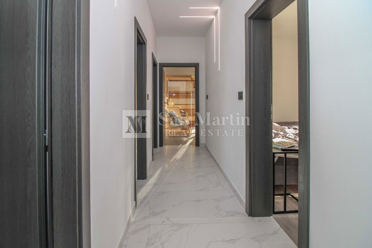 ŽMINJ, Nuova casa al piano terra con piscina