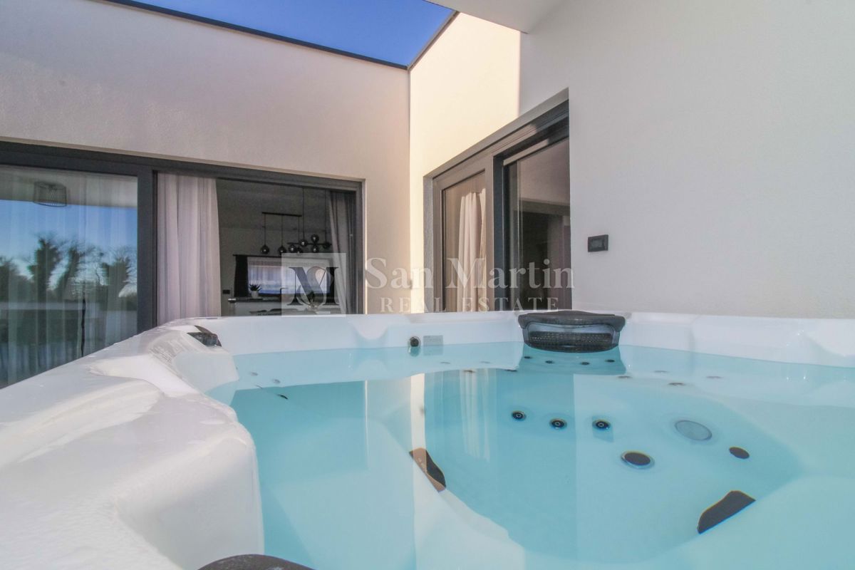 ŽMINJ, Nuova casa al piano terra con piscina