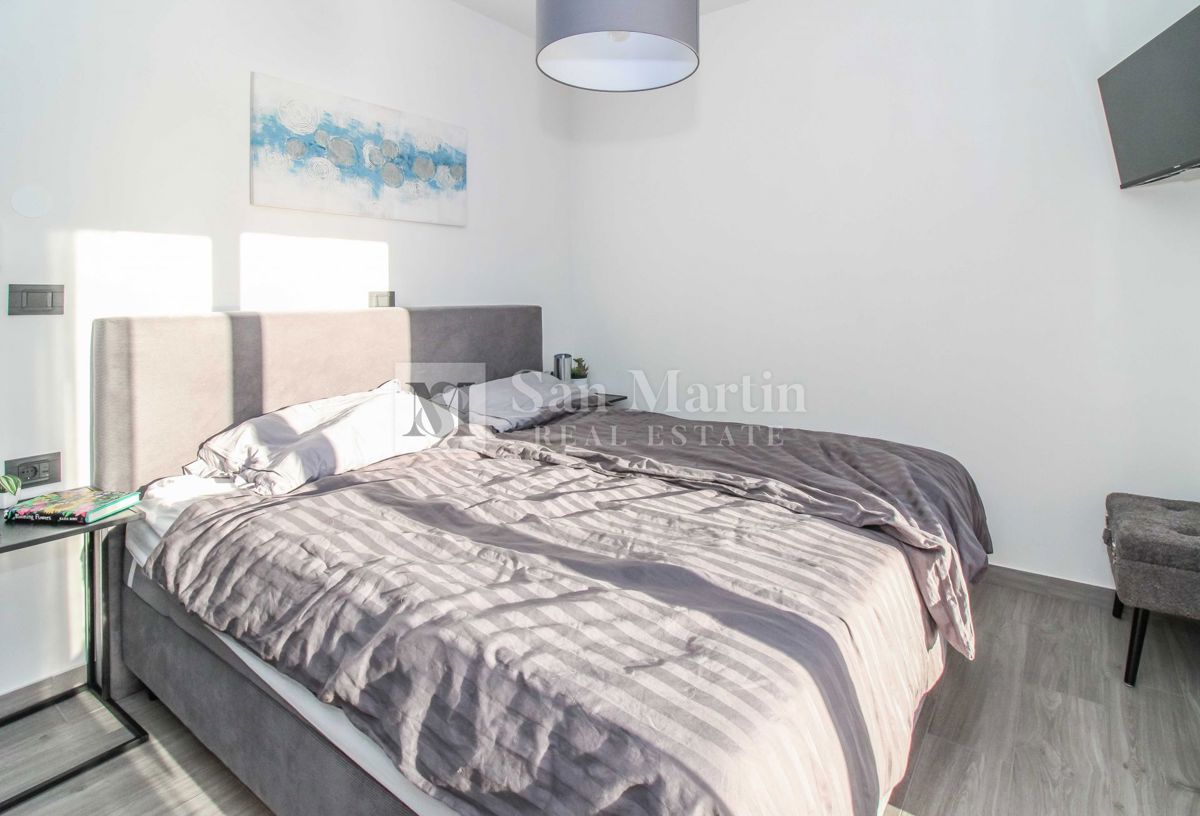 ŽMINJ, Nuova casa al piano terra con piscina