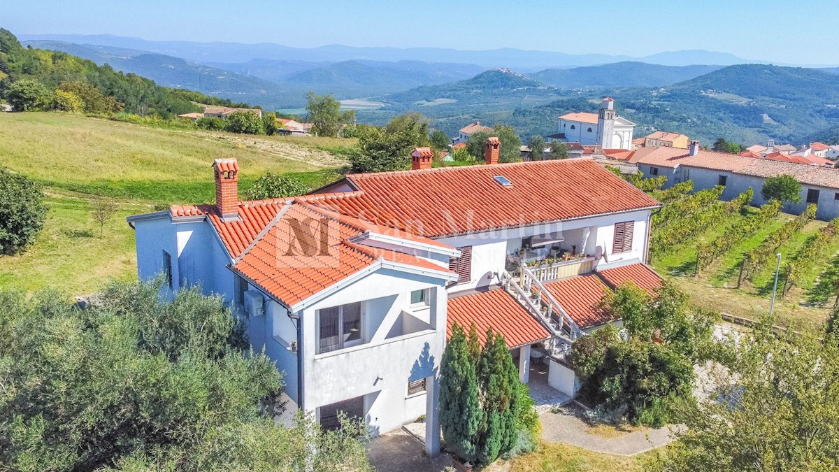 Parenzo, dintorni - casa con 5 appartamenti, bella vista aperta