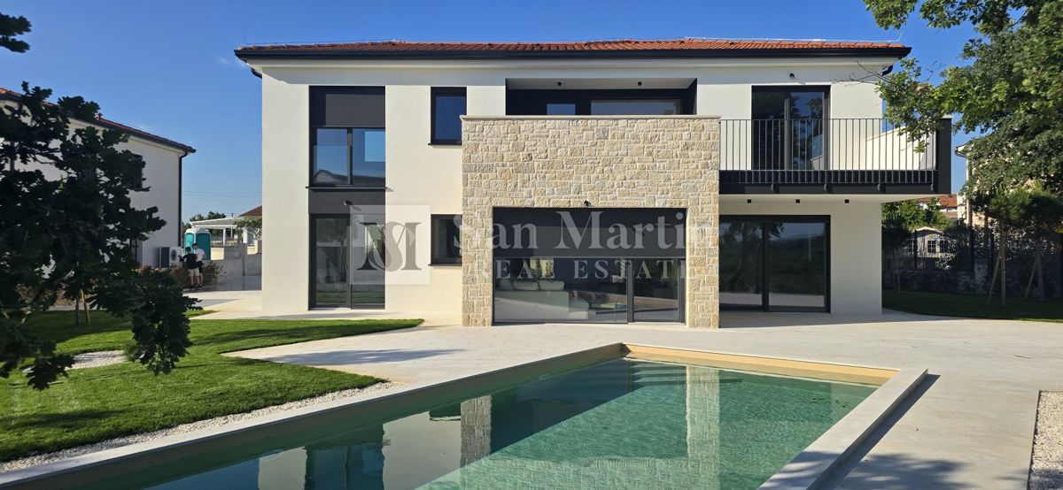 Parenzo, dintorni, Villa moderna con piscina in costruzione