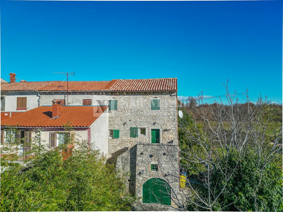 Svetvinčenat, dintorni, Incantevole villa autoctona in pietra con piscina