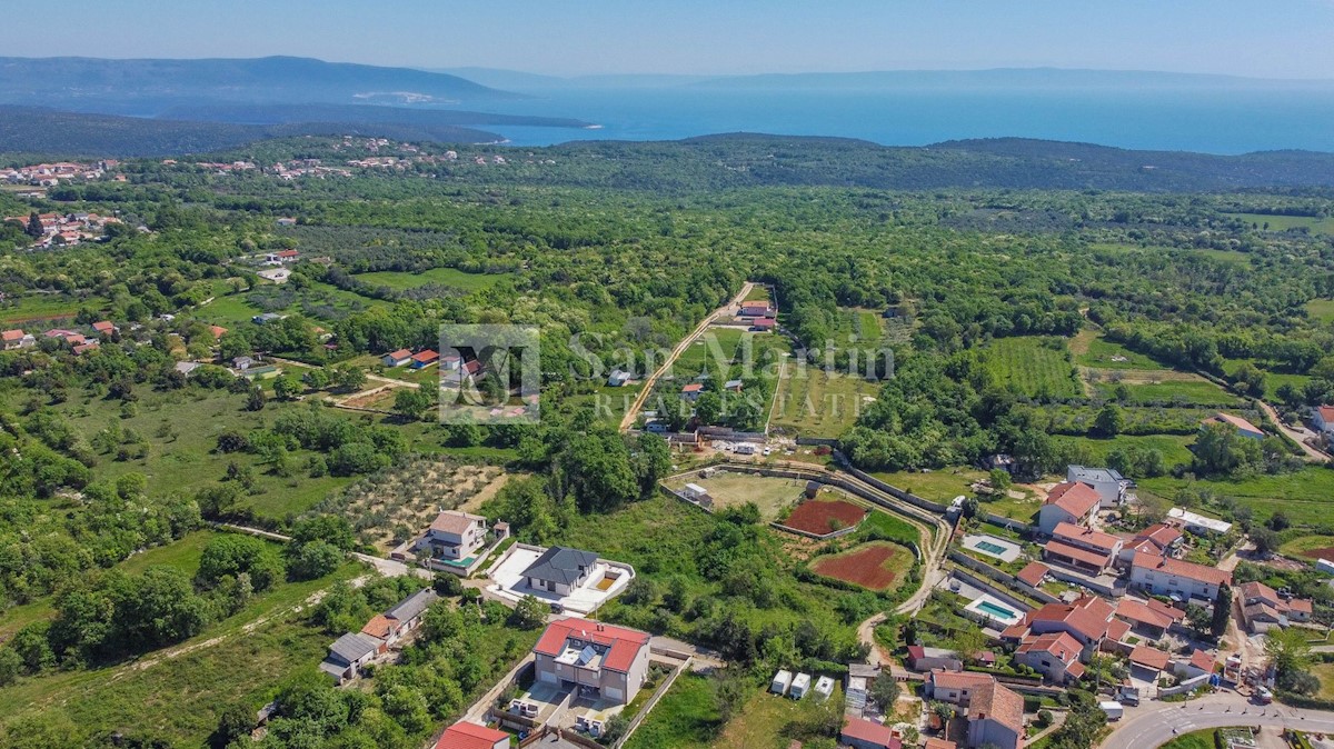 Marčana, dintorni, bel terreno in un posto tranquillo