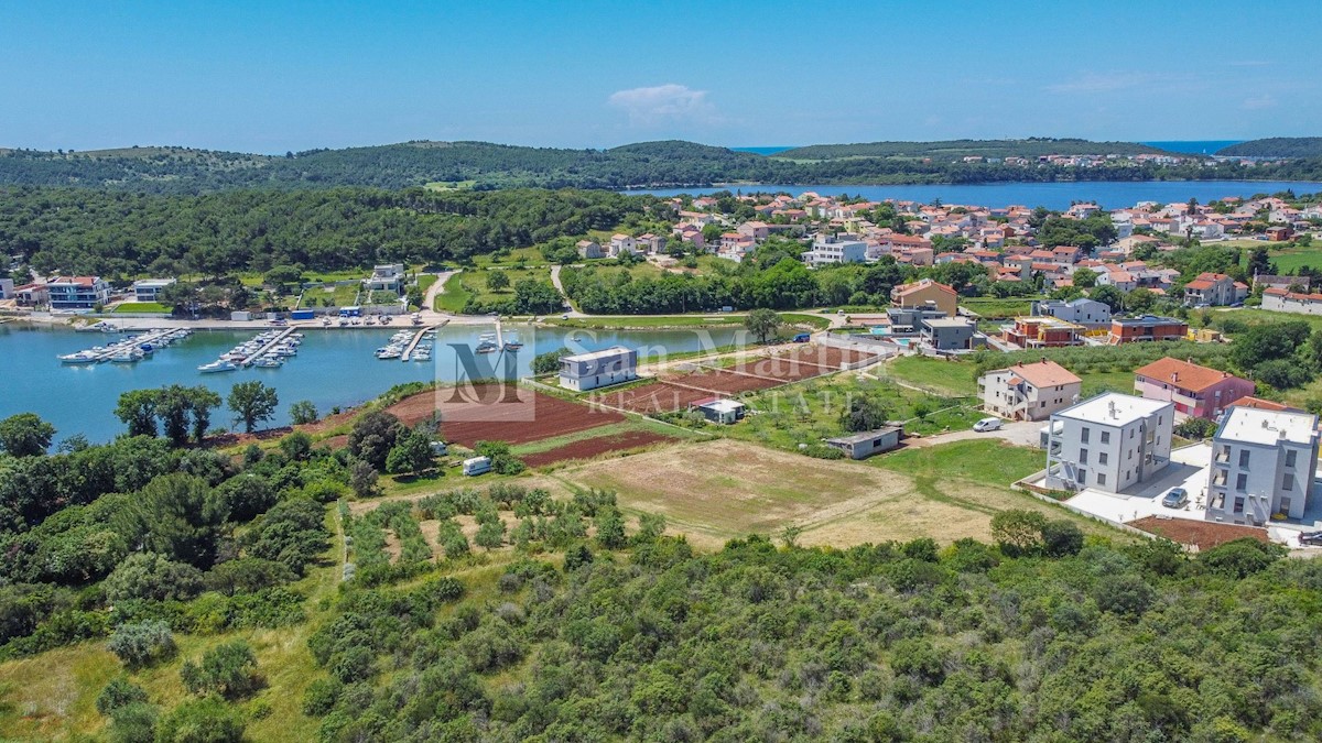 Medolino - terreno edificabile a 100 metri dal mare!