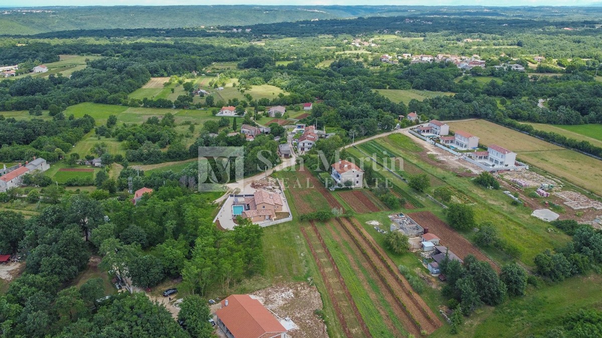 Gimino, dintorni - bel terreno in un piccolo villaggio